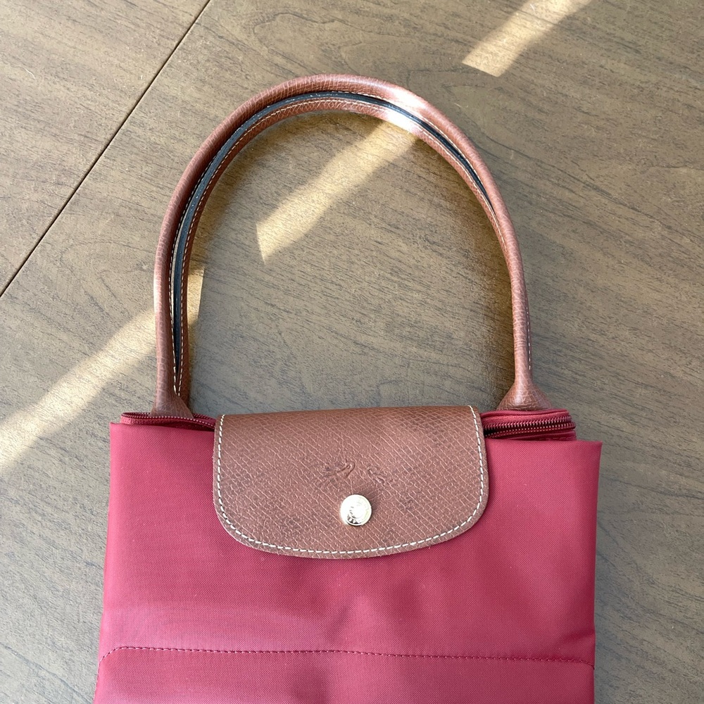 Brand New Longchamp Classic Fold-Over Top Tote Bag in Raspberry with Brown Trim